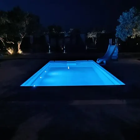 Beautiful Camp With The Pool Kamp alanı *
