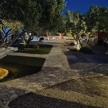 Beautiful Camp With The Pool Kamp alanı Pirovac